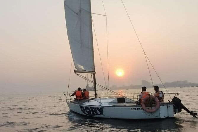 Mumbai Bay Breeze Sail on a Compact Yacht Experience - Crew Service and Onboard Comfort
