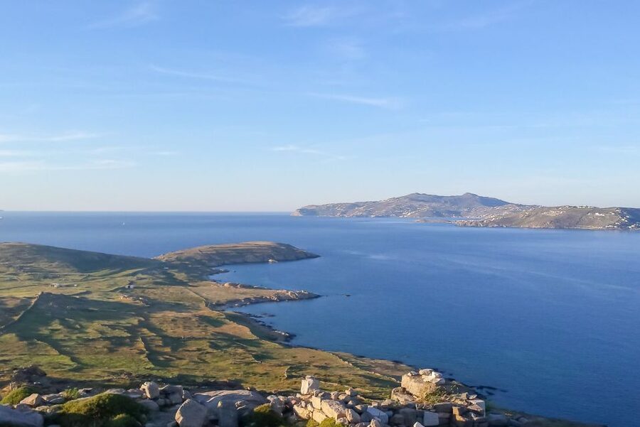 Mykonos: Yacht Cruise to Rhenia and Guided Tour of Delos - The sailing experience and group atmosphere