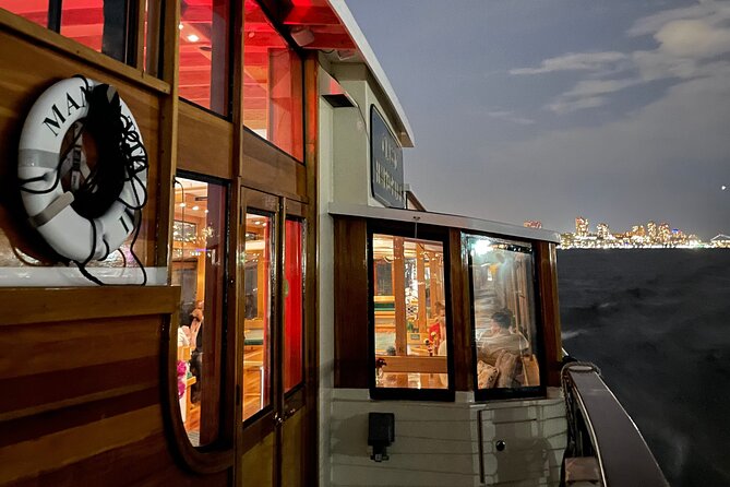 New York City Bright Lights Skyline Cruise on Yacht - New York Harbor and the Statue of Liberty