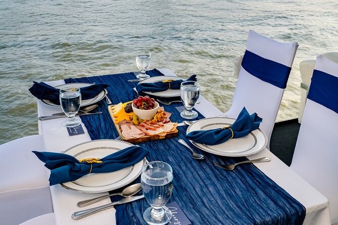 New York City Dinner Cruise on Luxury Yacht with Live Music - What the Evening Is Really Like