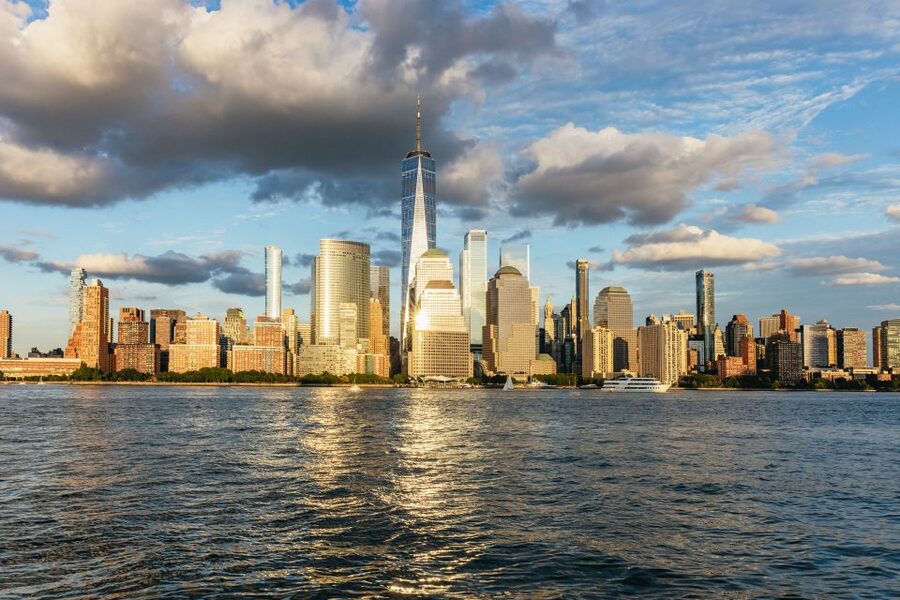 New York City: Sunset Yacht Cruise - Battery Park and Lower Manhattan from the water
