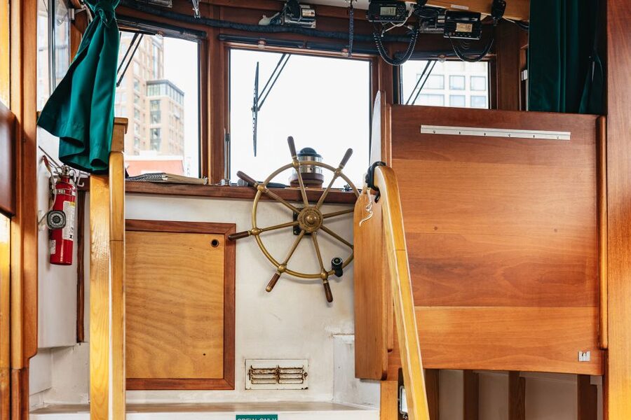New York City: Sunset Yacht Cruise - The Brooklyn Bridge and the city after dark