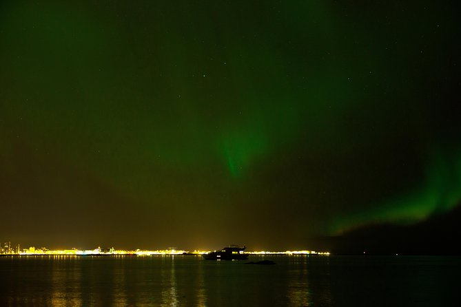 Northern Lights Yacht Cruise - Waiting in Faxaflói Bay for the aurora