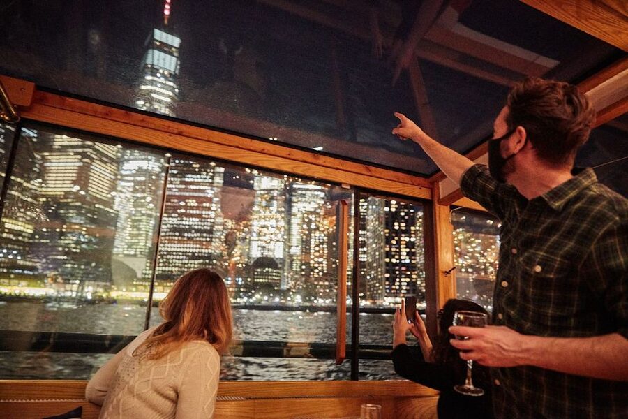 NYC: City Lights Yacht Cruise with Drink Included - Key points to know before boarding