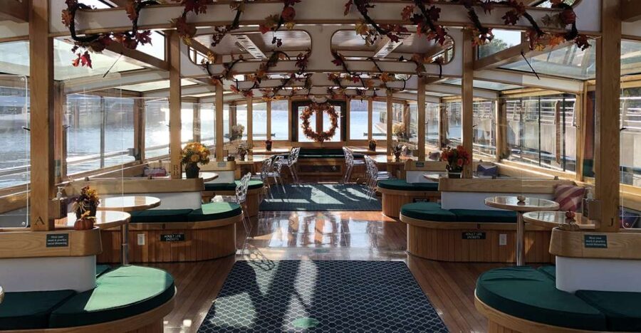 NYC: Grand Palisades Fall Foliage Yacht Tour - Cruising north past Manhattan’s Upper West Side