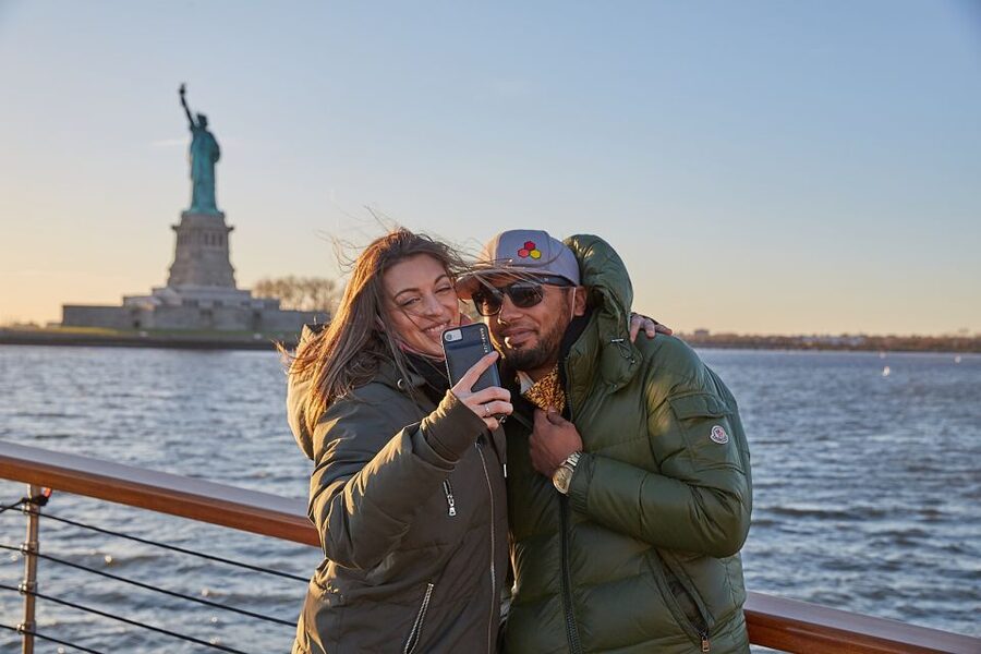 NYC: Holiday Yacht Cruise with Jazz, Cocoa & Carols - Key details before you book