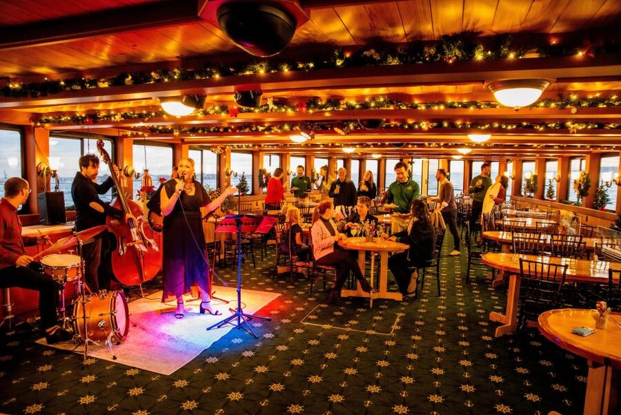 NYC: Holiday Yacht Cruise with Jazz, Cocoa & Carols - Practical tips for a smoother evening