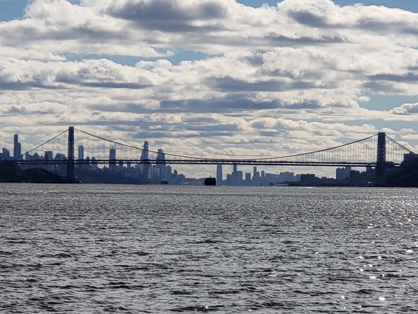NYC: Hudson River Fall Foliage Yacht Tour - Manhattan’s Upper West Side from the river