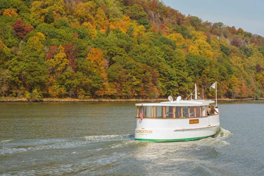 NYC: Hudson River Fall Foliage Yacht Tour - The George Washington Bridge and the northern reach