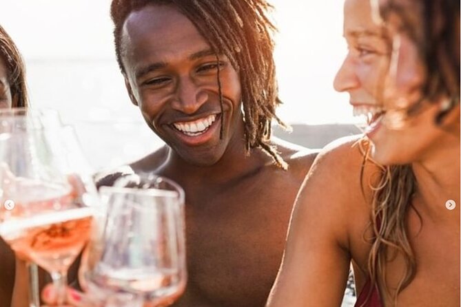Ottawa: 1-Hr. Public Tour on a Real Yacht (Thurs. to Sun. @ 6 PM) - Is the short duration enough?