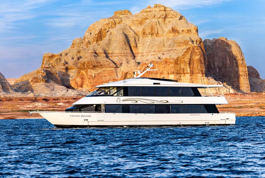 Page: Wahweap Bay Canyon Princess Yacht Dinner Cruise - What you see around Wahweap Bay