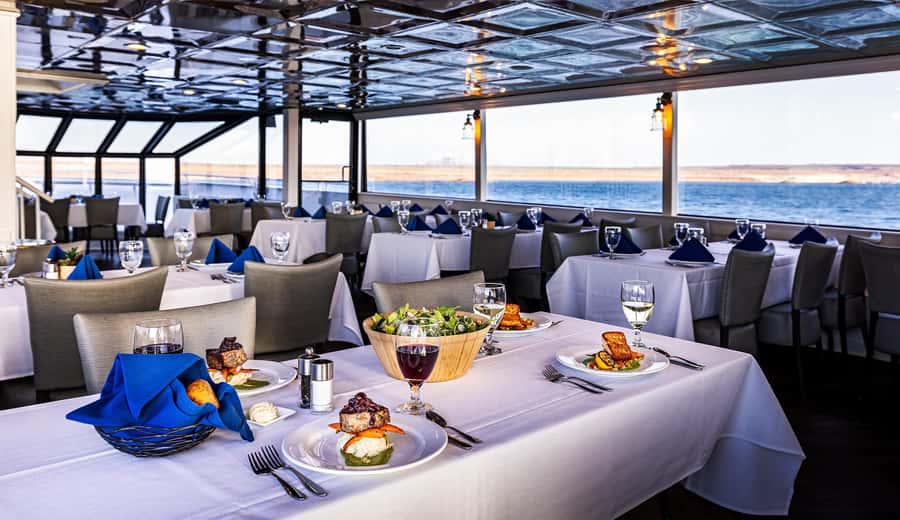 Page: Wahweap Bay Canyon Princess Yacht Dinner Cruise - Service can shape the evening
