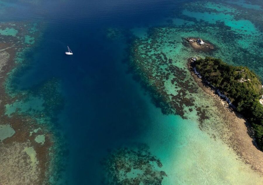 Palawan: Private Sailing Yacht Cruise in El Nido - Lagen Island and the afternoon water stop