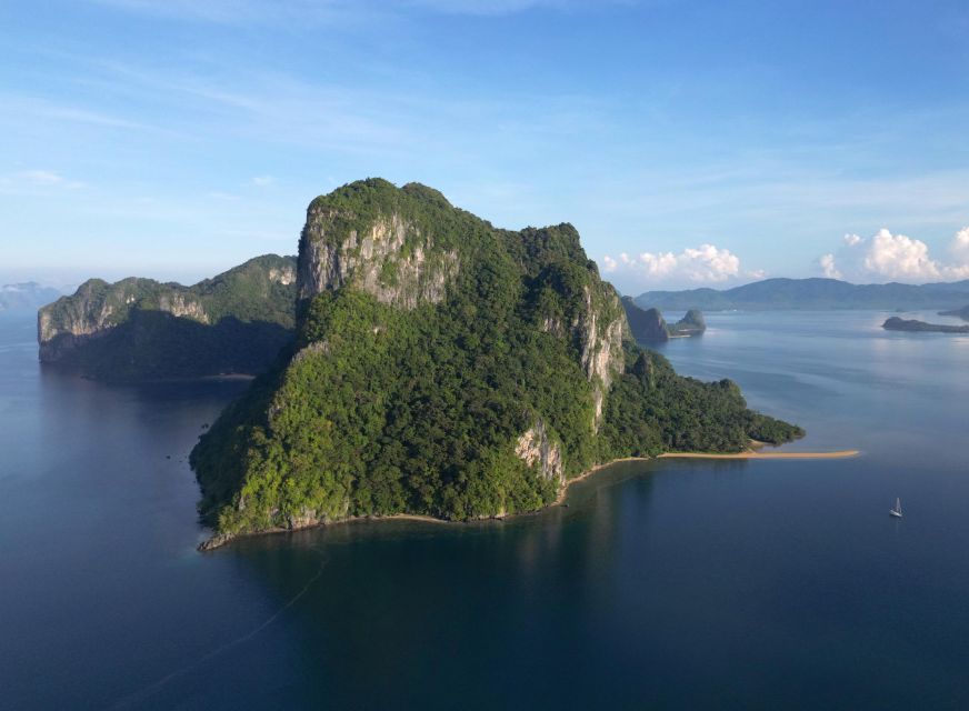Palawan: Private Sailing Yacht Cruise in El Nido - The two-hour return and sunset on the water