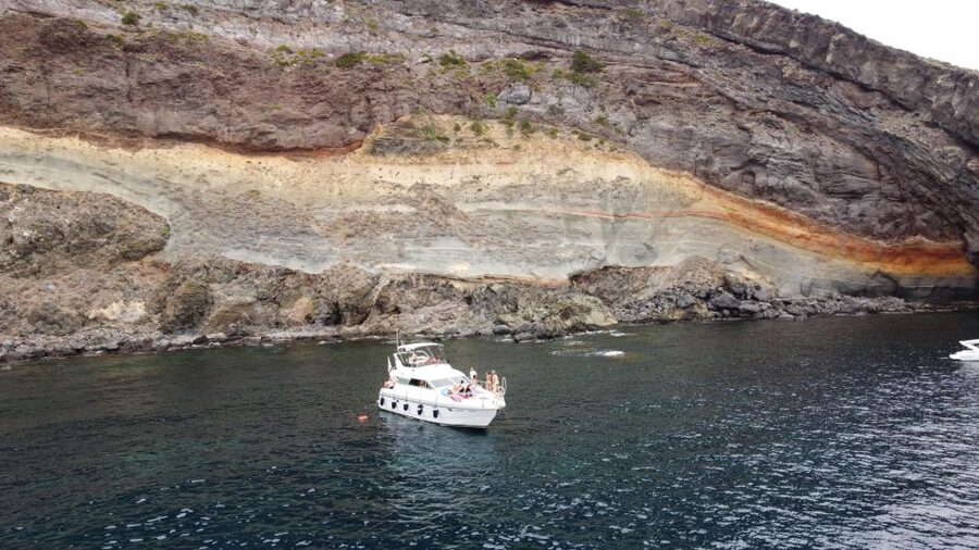 Pantelleria Island: Isola Tour in Yacht with Simone & Luck - Elephant Arch and the bays of the northeast