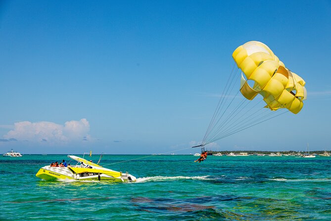 Parasailing Yacht Experience in Punta Cana - Photos, drinks, and the extras