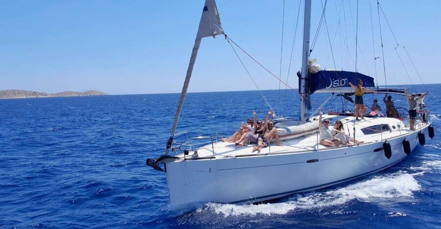 Paros: Full-Day Sailing Yacht Cruise - Schoinousa or Koufonissia by yacht