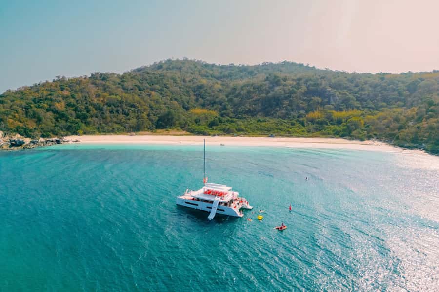 Pattaya: 3-Island Hopping Sunset Yacht & Buffet with Live DJ - Two hours across the water to Koh Phai