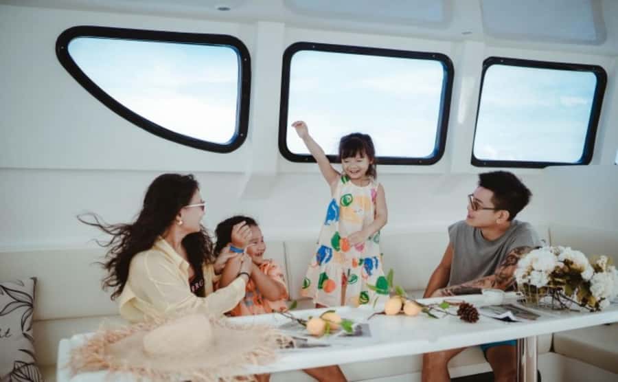 Phuket: Phi Phi, Maya, and Maiton by Luxury Yacht with Lunch - Phi Phi Don and the First Taste of Island Scenery