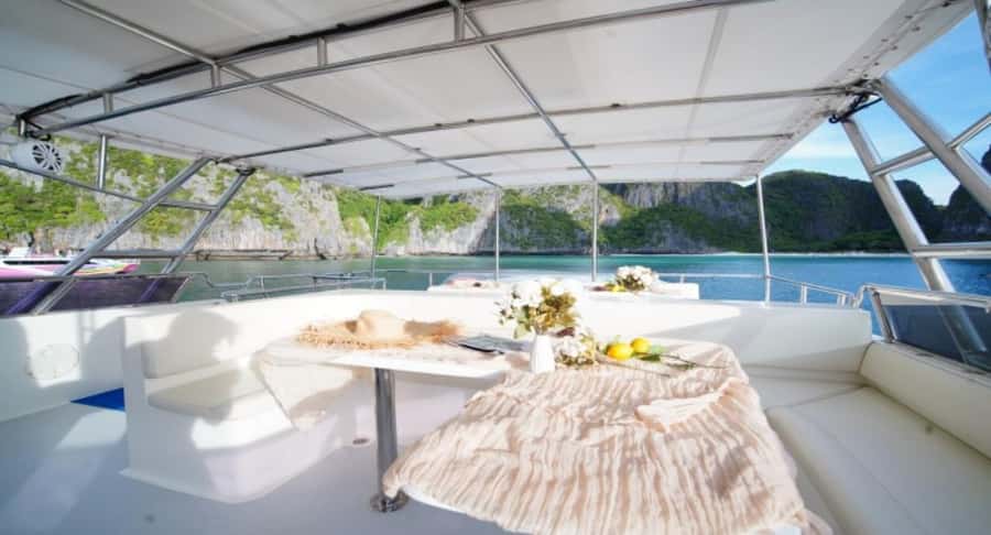 Phuket: Phi Phi, Maya, and Maiton by Luxury Yacht with Lunch - Who Should Book This Day at Sea?