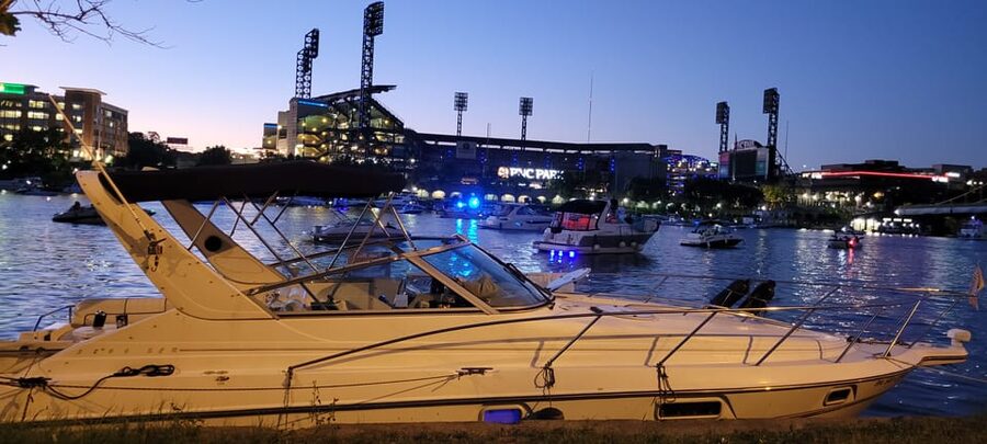 Pittsburgh: Private Yacht River Cruise with Captain and BYOB - Why a small boat works so well in Pittsburgh