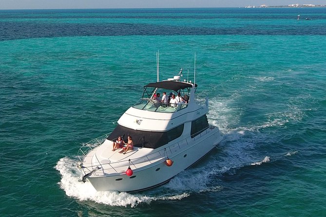 Playa Mujeres rent a Yacht 4hrs with Food and drinks aboard CA55 - Leaving from VNV Marina in Cancun