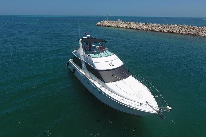 Playa Mujeres rent a Yacht 4hrs with Food and drinks aboard CA55 - Isla Mujeres, El Meco Reef, and El Garrafon