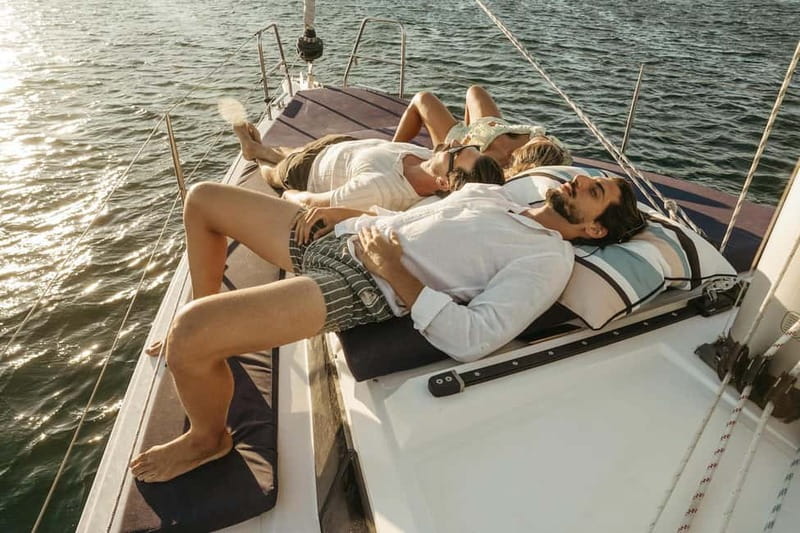 Portimao: Sunset Luxury Sail-Yacht Cruise - Food, drinks, and the small rules that matter