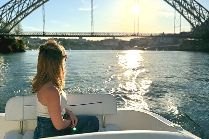 Porto: 6 Bridges Private Douro River Yacht w/ Food & Wine - Food, drinks, and the role of the crew