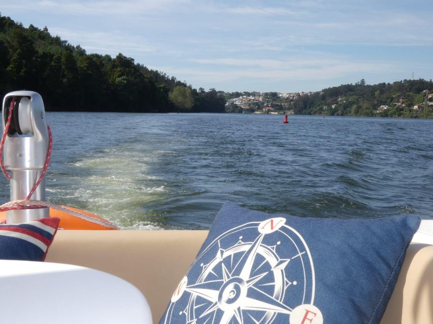 Porto: 6 Bridges Private Yacht Tour with Wine & Snacks - Ribeira from the river