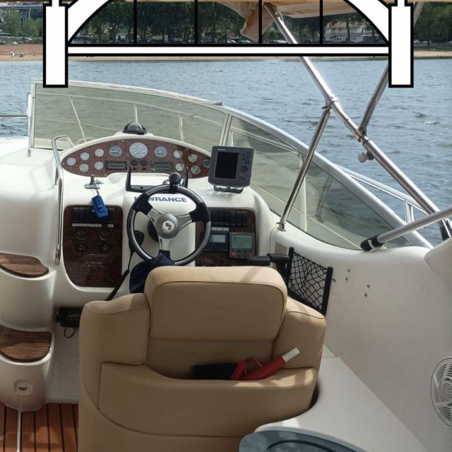Porto: 6 Bridges Private Yacht Tour with Wine & Snacks - Arrábida Bridge and the run to Foz do Douro