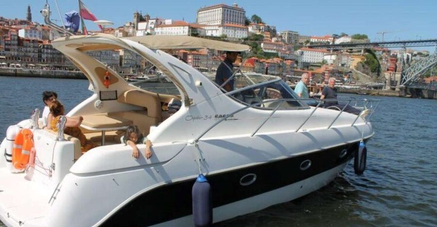 Porto: 6 Bridges Private Yacht Tour with Wine & Snacks - Starting at Marina do Freixo