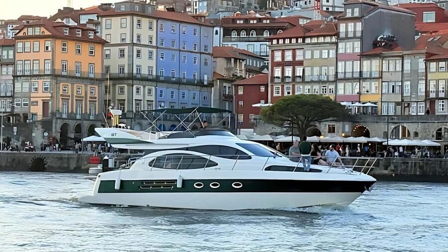 Porto: Luxury 6 Bridges Yacht Cruise with Wine & Snacks - The six details that matter most