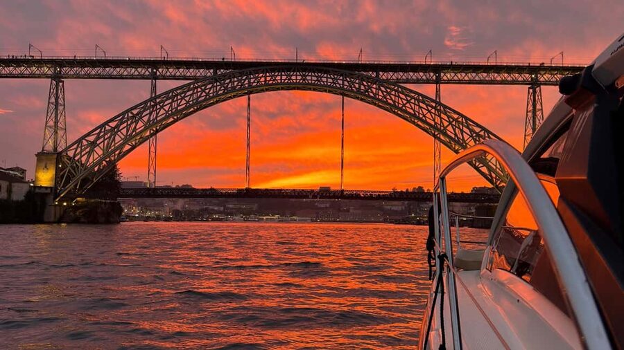 Porto: Luxury 6 Bridges Yacht Cruise with Wine & Snacks - Why this yacht cruise feels different