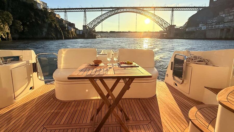 Porto: Luxury 6 Bridges Yacht Cruise with Wine & Snacks - What the yacht is really like