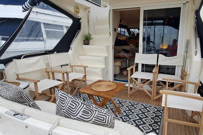 Porto: Luxury Yacht Cruise on the Douro River and Estuary Reserve - The second hour: quiet time in the Douro Estuary Reserve