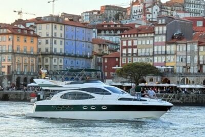 Luxury Yacht Cruise with Wine Tasting & Snacks