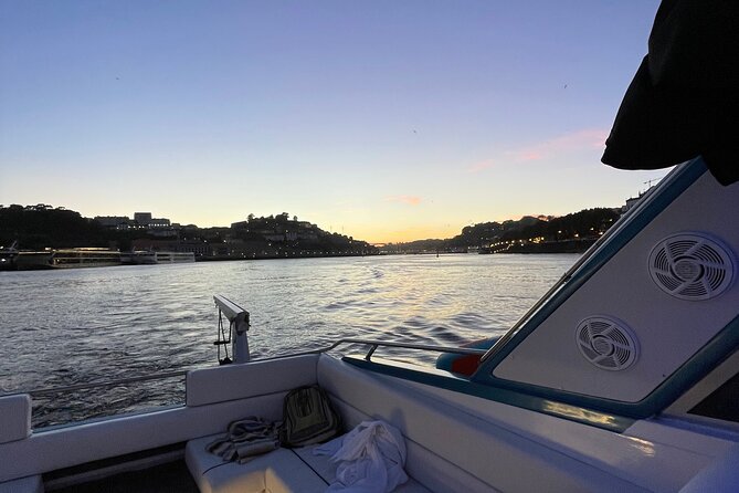 Porto: Private Yacht Cruise with Local Wine, Snacks and 6 Bridges - What the private yacht adds