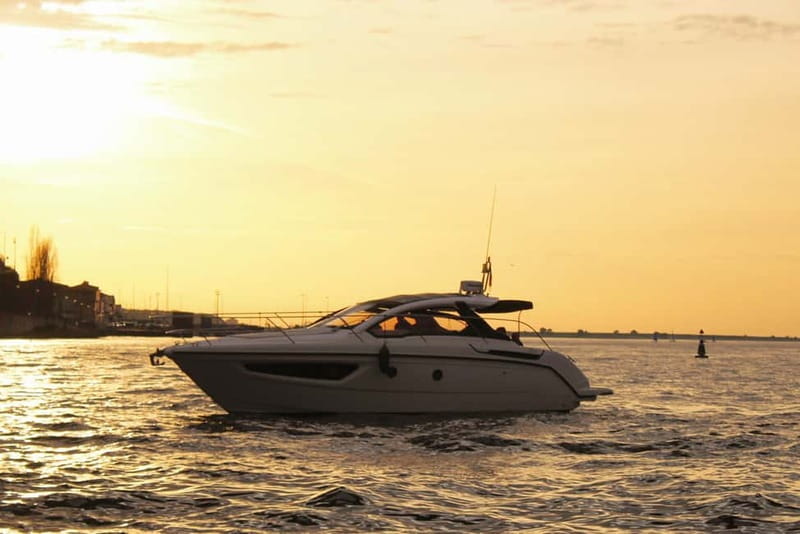 Porto: Private Yacht Cruise with Local Wines & Snacks - The eastern bridges: Freixo, São João, and Maria Pia