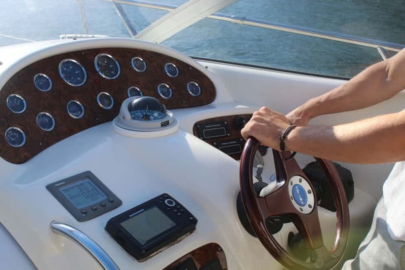 Porto: Private Yacht Tour with Wine, Snacks & 6 Bridges - What the crew adds to the outing