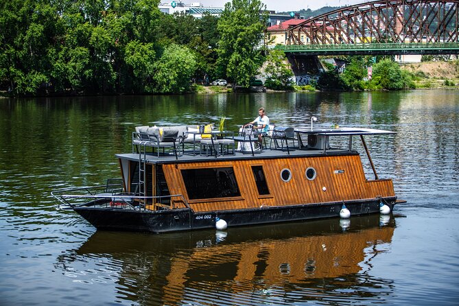 Prague YachtBoat CLASSIC cruise with Unlimited Beer or Prosecco - Why this cruise works best for a private group