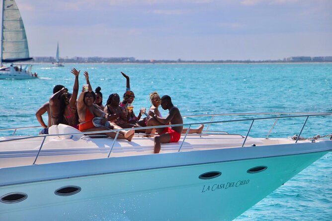 Private 50FT Yacht Rental in Cancún P8 - Leaving Sunset Marina for open Caribbean water