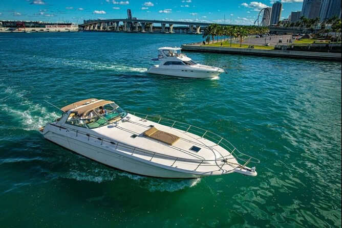 Private 52' Yacht Rental with Captain in Miami - Key points at a glance