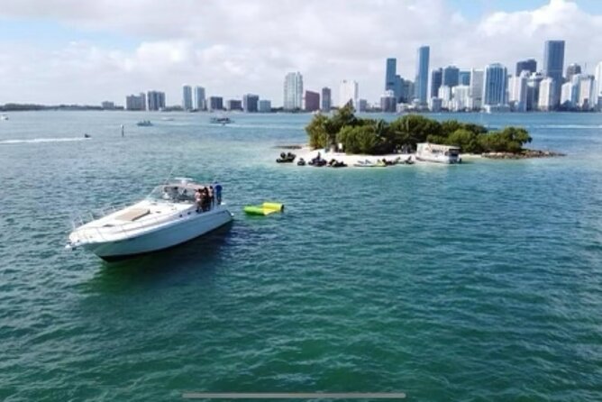 Private 52' Yacht Rental with Captain in Miami - Who will enjoy this private boat day most?