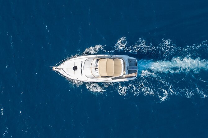 Private all included yacht Tour in Santorini - The Volcano Area: Mud, Minerals, and a Brief Stop