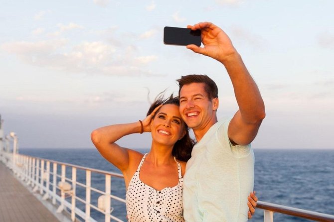 Private Bosphorus Cruise and Egyptian Bazaar with Motor Yacht - Eminonu Square and the Golden Horn crossing