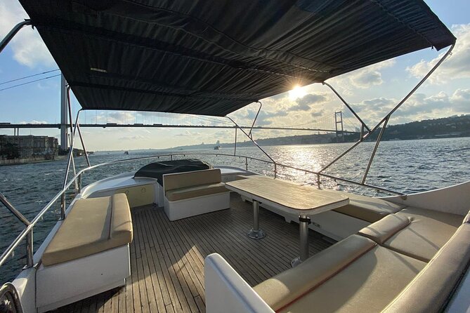 Private Bosphorus Sightseeing Cruise By Luxury Yacht in Istanbul - Anadoluhisarı and Küçüksu Palace