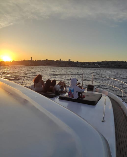 Private Bosphorus Yacht with Local Guide and Snacks - Ortaköy, Bebek, and the 15-Minute Break