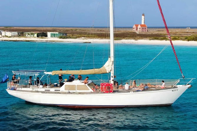 Private charter on Casador a classic 68ft sailing yacht.cruiseship possible - Klein Curaçao: the big-water option