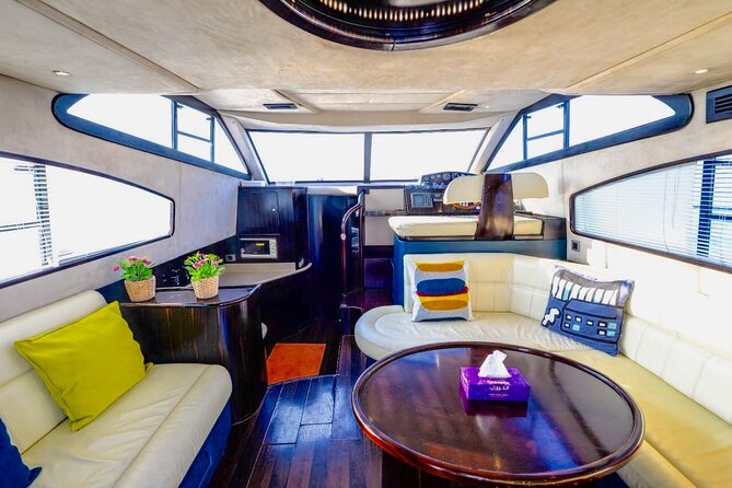 Private Charter Yacht: Dubai Marina, Atlantis And Burj al Arab - What to bring and what not to expect